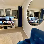 Apartment Blue 3 Metro Wifi 1 Gbs 75'tv Netflix Hbo Max Appletv Amazon Warsaw