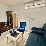 Blue 3 Metro Wifi 1 Gbs 75'tv Netflix Hbo Max Appletv Amazon Apartment