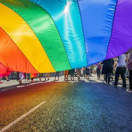 公寓 Blue 3 Metro Wifi 1 Gbs 75'tv Netflix Hbo Max Appletv Amazon 华沙