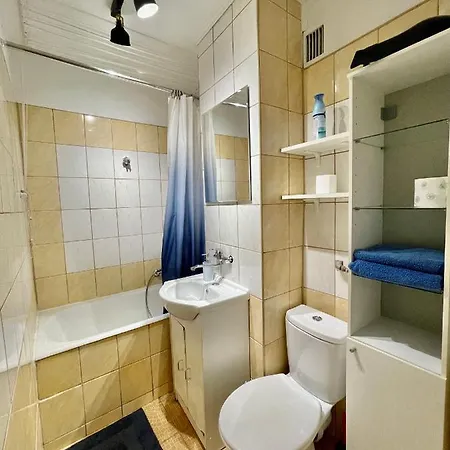 Blue 3 Metro Wifi 1 Gbs 75'tv Netflix Hbo Max Appletv Amazon Appartement Varsovie