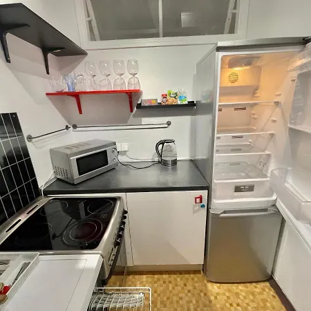 Blue 3 Metro Wifi 1 Gbs 75'tv Netflix Hbo Max Appletv Amazon 华沙