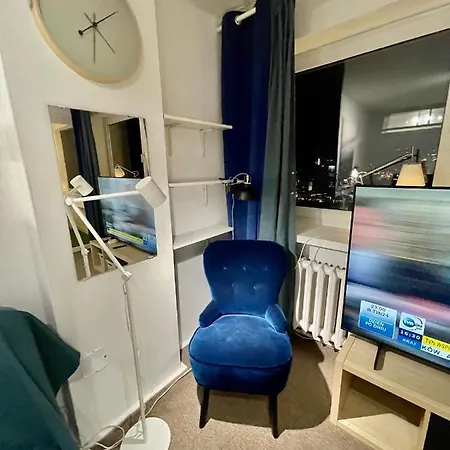 Blue 3 Metro Wifi 1 Gbs 75'tv Netflix Hbo Max Appletv Amazon 아파트 *